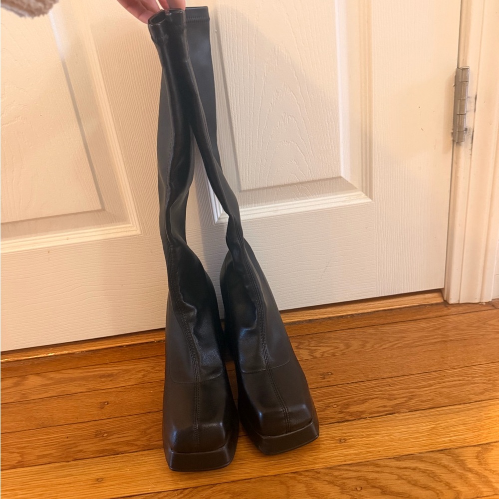 Elegant Black Women's Boots